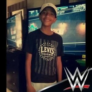 Meet your Posher, Efrain